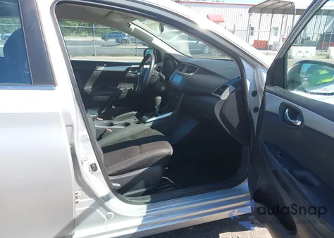 2017 Nissan Sentra S z USA, uszkodzony, nr VIN 3N1AB7AP0HY218768